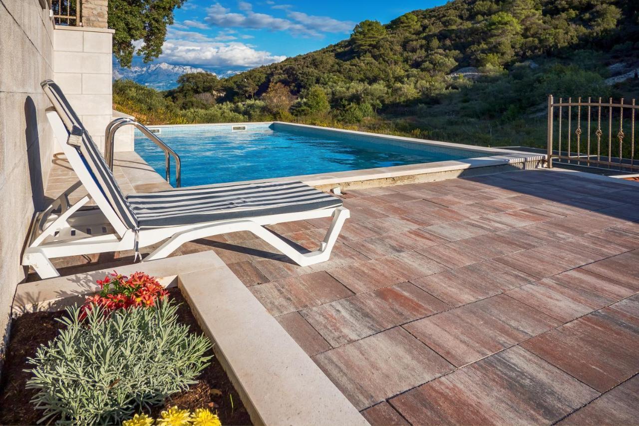 Holiday Home Beyla Pucisca Bagian luar foto