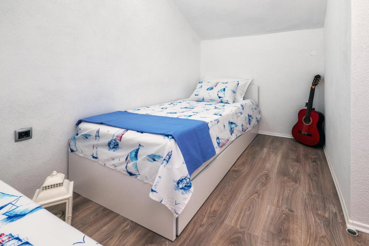 Holiday Home Beyla Pucisca Bagian luar foto
