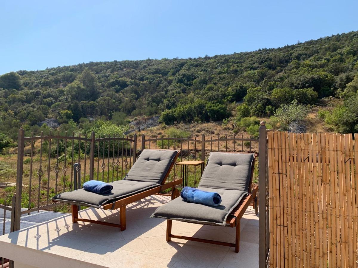 Holiday Home Beyla Pucisca Bagian luar foto