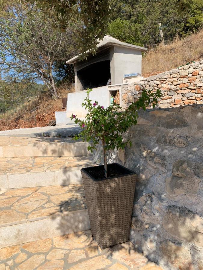 Holiday Home Beyla Pucisca Bagian luar foto